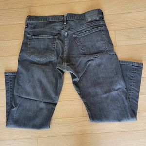 Red tab Levi's 569